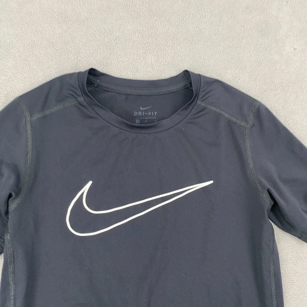 Nike Athletic T Shirt L Black Stretch Crew Neck Graphic Swoosh Logo Base Layer